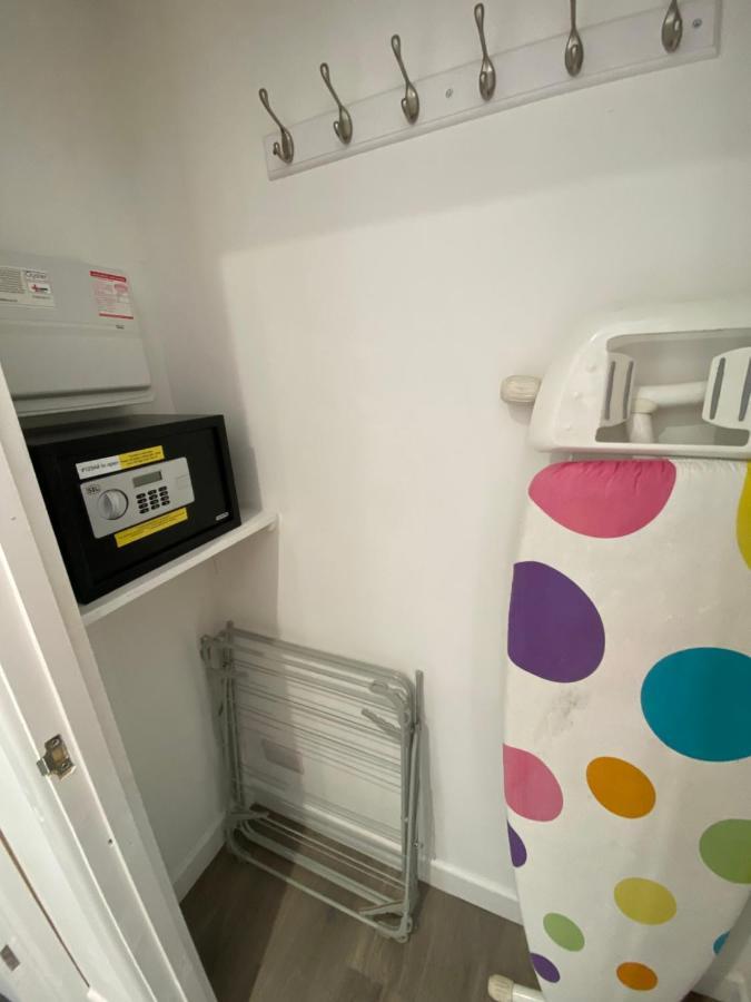 Modern 2 Bedroom Apartment, With Car Parking. Bitton Exterior foto